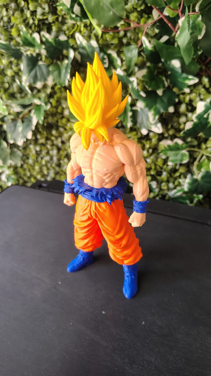 Goku Super Saiyajin – Boneco Colecionável em Impressão 3D | 19 cm - Imagem 3
