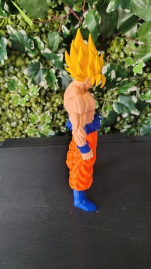 Goku Super Saiyajin – Boneco Colecionável em Impressão 3D | 19 cm